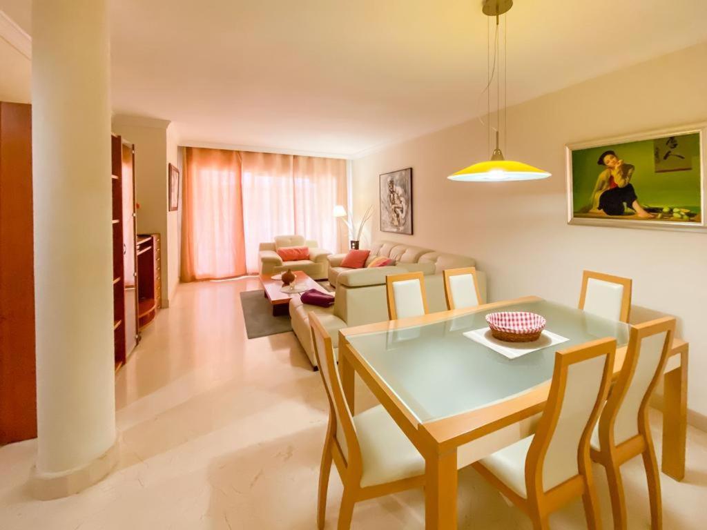 Apartamento En Los Patios De Santa Maria Golf Marbella Luaran gambar