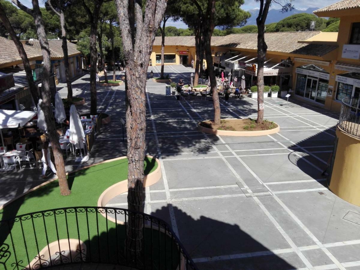 Apartamento En Los Patios De Santa Maria Golf Marbella Luaran gambar
