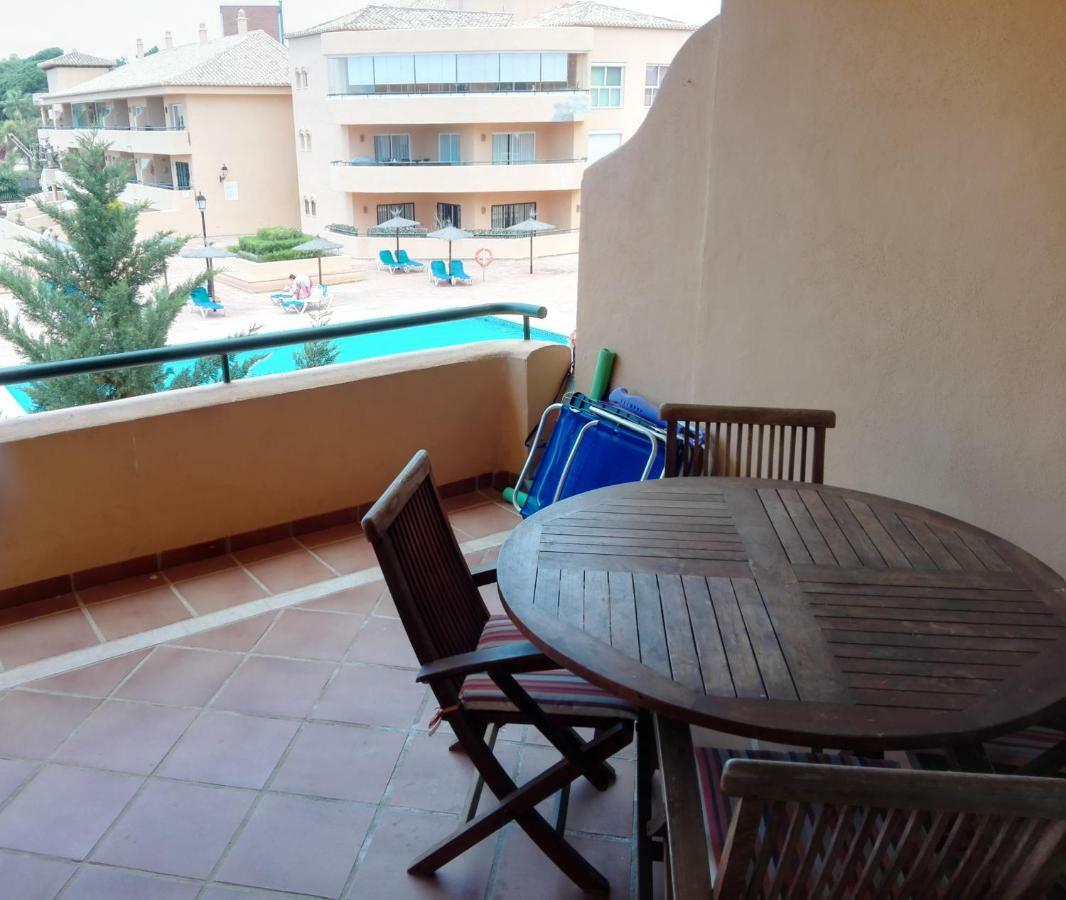 Apartamento En Los Patios De Santa Maria Golf Marbella Luaran gambar