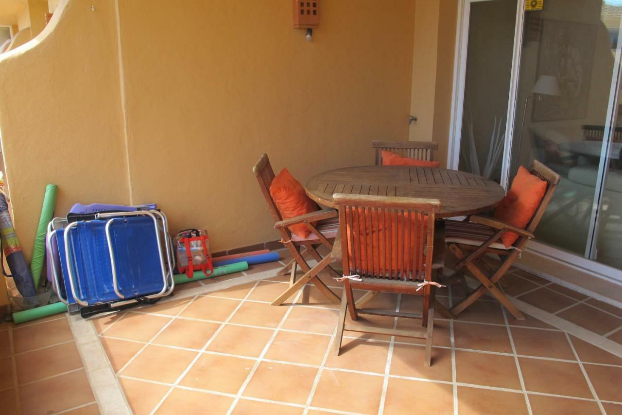 Apartamento En Los Patios De Santa Maria Golf Marbella Luaran gambar
